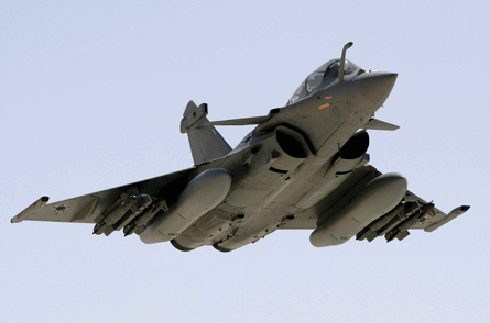 ماذا يحتاج الجيش المغربي !!!  French_Rafale_Fighter_Jet_2