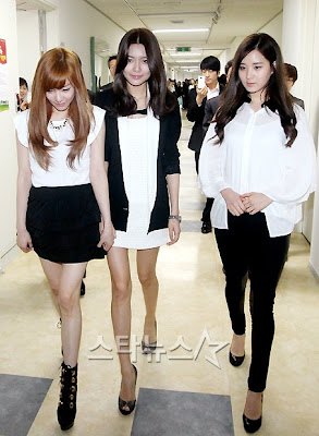 [PICS] Jessica, Tiffany, SooYoung, Seo Hyun Appointment Ceremony At Gangnam-Gu Office || 07.03.12  As9rx