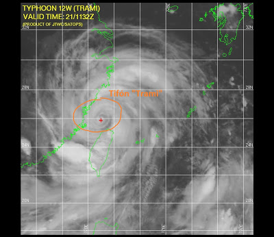 TORNADOS - HURACANES - CICLONES - TIFONES - Página 14 Tifon-trami-china-mar-de-china-21deagosto2013