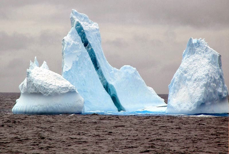 LAKE MICHIGAN ICEBERGS  2