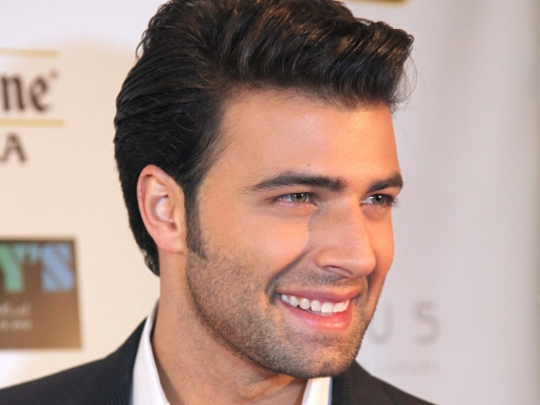 ხენკარლოს კანელა - "უბედნიერესი ვარ"!!! Jencarlos10_133181911139___540x405