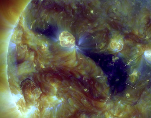 Buco coronale emerge dall'atmosfera solare,atteso un flusso di plasma Coronalhole_strip