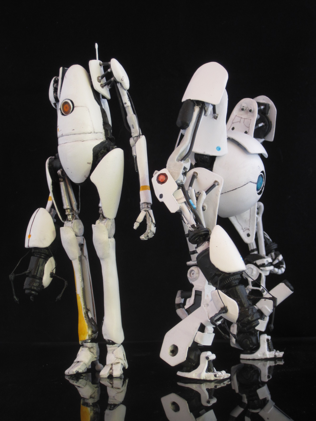 portal 2 robots Atlas et P-body action figure Portal%2B2%2Batlas%2B%2526%2Bp-body%2Bfinal%2B010