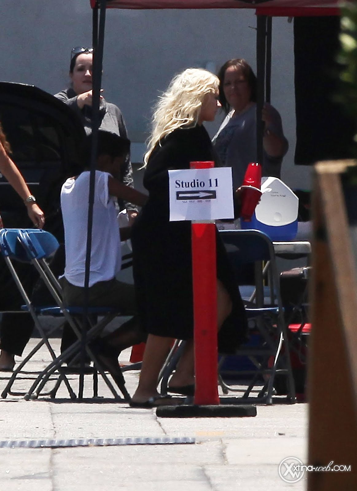 [Fotos] Christina Aguilera llegando a Burbank Studios [27/07/12] 10