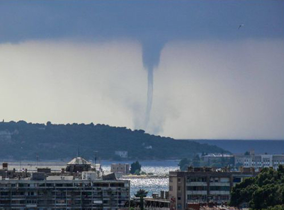 Météo Apocalyptique en Italie Italytornado02