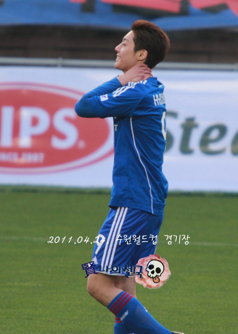 Kim Hyun Joong, Eye Candy En el campo de fútbol IMG_4200%255B1%255D