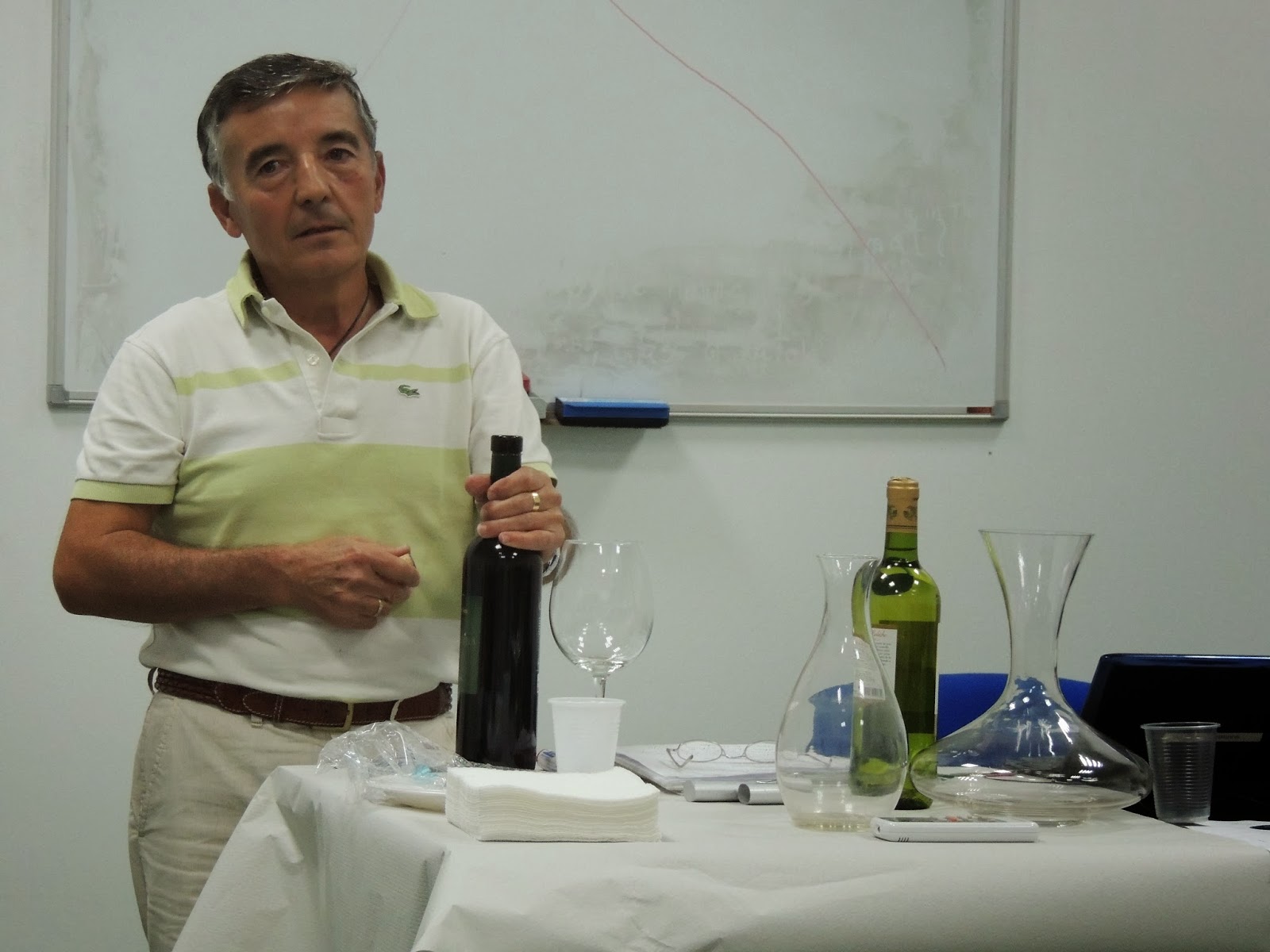 El Ayuntamiento de Arahal, impartirá  "I Curso de Cata de Vinos y Maridaje" DSCN2017