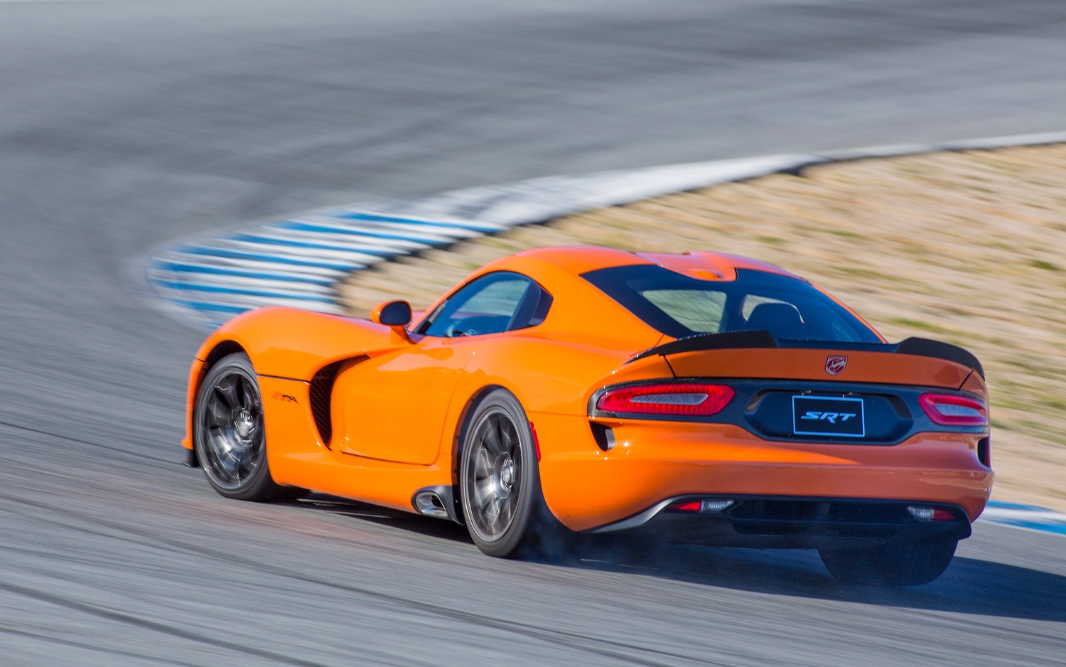 Dodge resimleri... 2014-Dodge-Viper-TA-1