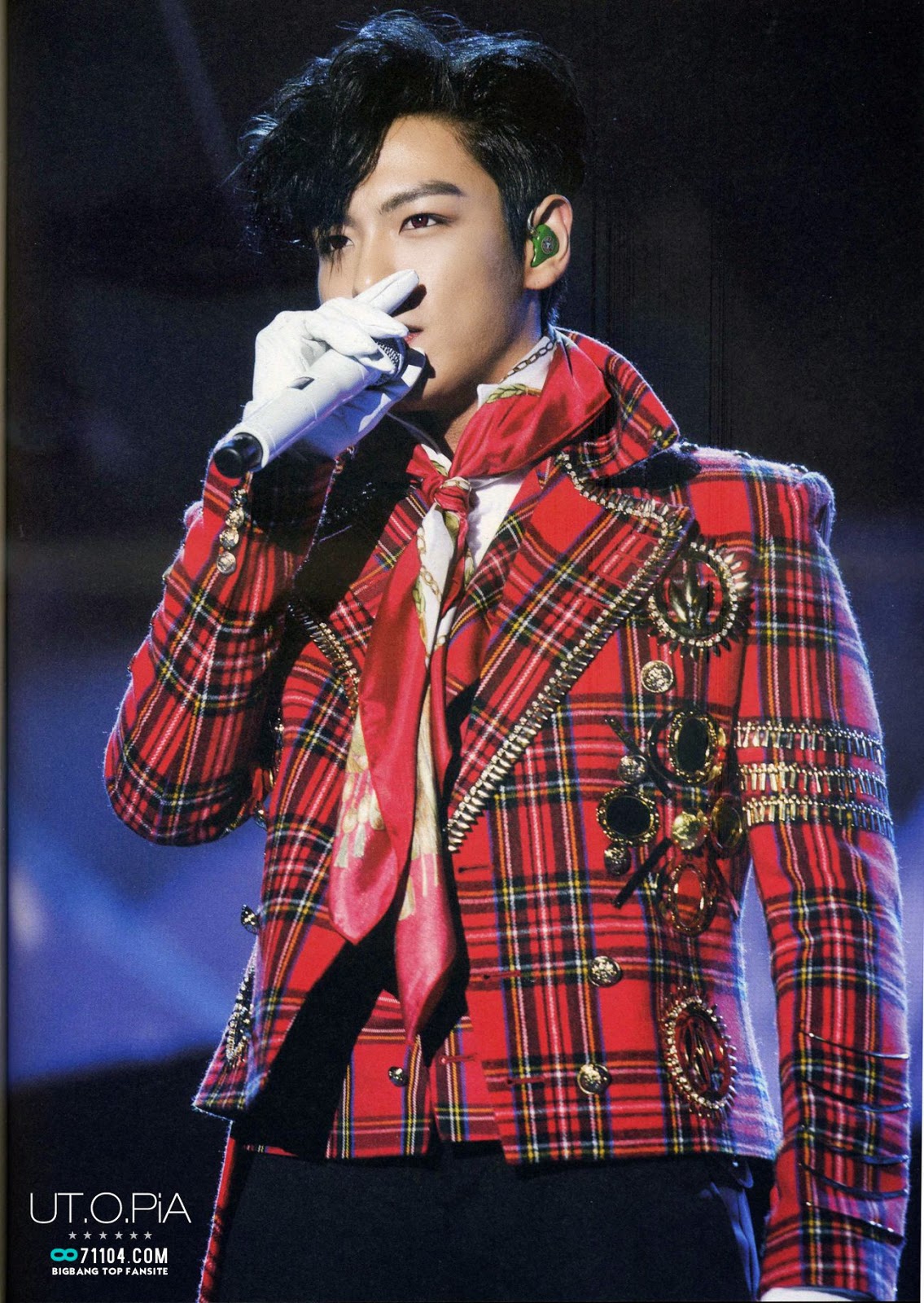 [9/7/2014][Pho/Scan] Ảnh T.O.P trên sách ảnh: 2014 +α Concert in Seoul  Bigbang_top_scans_003