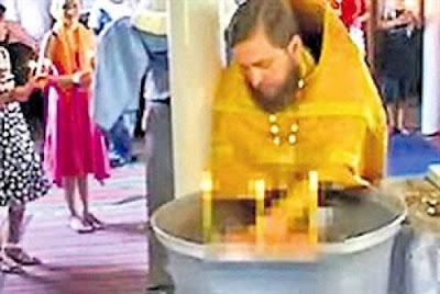 Μολδαβία: Ιερέας «έπνιξε» κατά λάθος μωρό 6 εβδομάδων την ώρα της βάπτισής του!   Priest_drowns_baby_during_baptism
