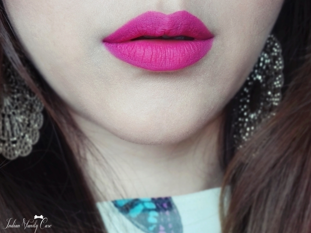 FAVORIS D'OCTOBRE 2013 Mac-flat-out-fabulous-lipstick-swatches