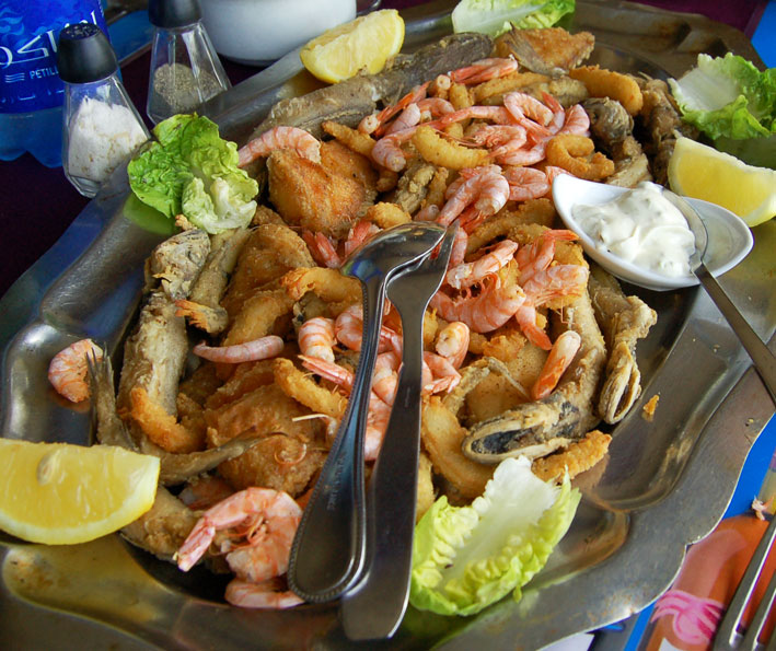 عضوة في المطبخ - صفحة 16 Essaouira_friture_poissons