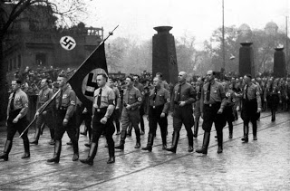 Hitler camino de Marienplatz , 1923