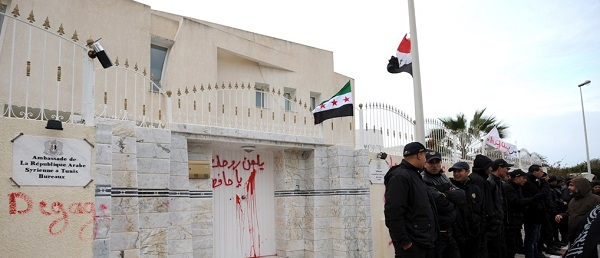  تونس تسلم السفارة السورية إلى المعارضة 1