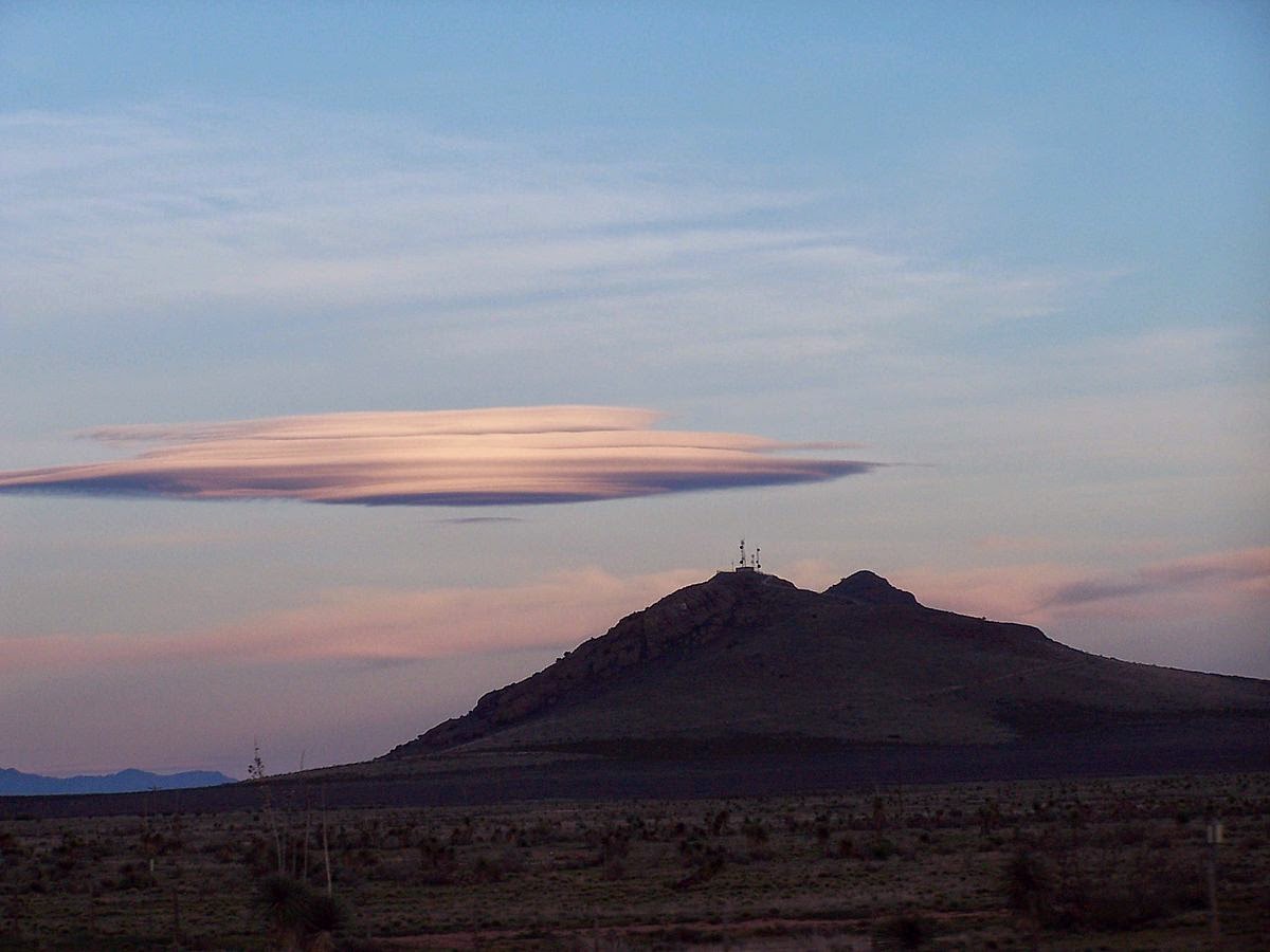 FLOTA DE NAVES EXTRATERRESTRES AVANZA HACIA LA TIERRA<>Se abre Nueva etapa en la historia. - Página 16 1200px-New-Mexico-Lenticular