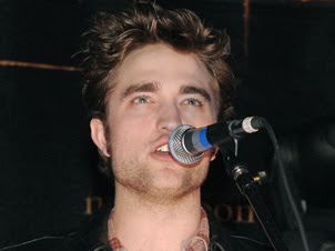 31 Julio - Robert Pattinson podria cantar el tema de la proxima película de la Saga  Crepusculo F912409_302rob