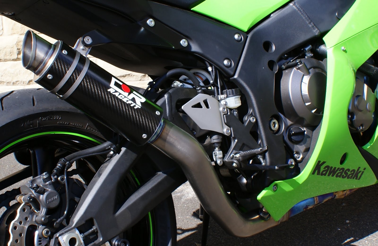 Kawasaki ZX10R 2011  - Page 30 DSC09463