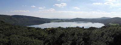  El  volcán Ver Laacher en Alemania está despertando 400px-Panorama_Laacher_See_2010