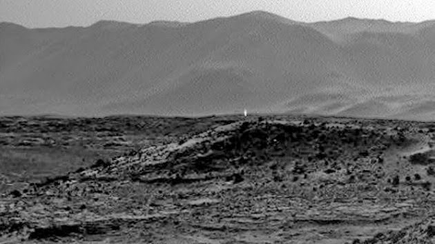 Misterioso rayo de luz en divisado en Marte. ¿Una luz artificial en marte? Extrano-brillo-en-marte
