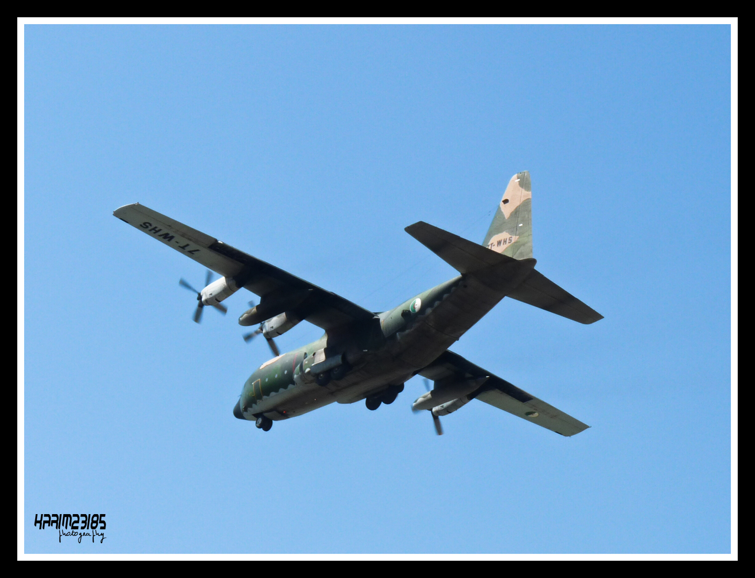 صور طائرات النقل والشحن الجزائرية [ C-130H/H30  /  Hercules ]  P1070854