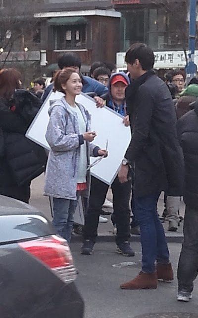 [PICS] YoonA in HongDae @ Love Rain || 25.03.12 Tumblr_m1fybeC3fo1qiknqko1_500