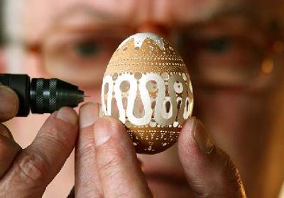 تحف من قشور البيض Egg-shell-art-sculpture-01