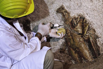 HALLAN EN ROMA UN MOSAICO DE 2000 AÑOS QUE REPRESENTA AL DIOS GRIEGO APOLO RODEADO DE MUSAS MosaicoApolo1