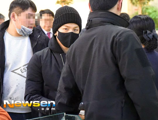 [10/12/14][Pho] Taeyang tại sân bay Incheon đến Bắc Kinh Taeyang-beijing