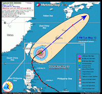 Apres les Philippines où il a fait 2 morts le puissant typhon Noul balaie le sud du Japon Noul