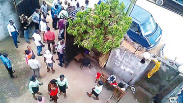 Church members chase pastor from church for impregnating his maid Churhc