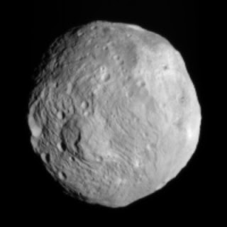 Rheasilvea Mons , Vesta