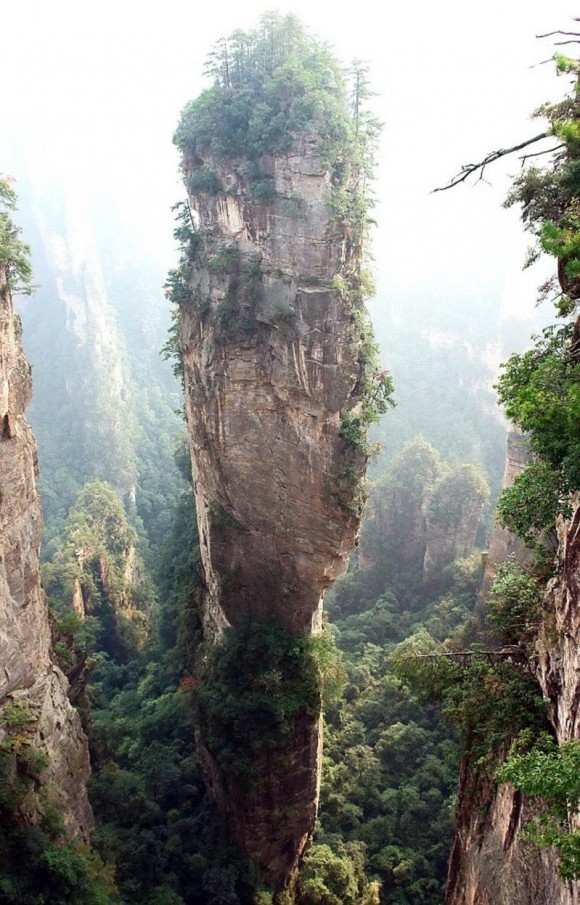 شاهد أعمدة تشانغجياجيه الصينية.. عالم ليس كعالمنا Pillar-mountains-china05