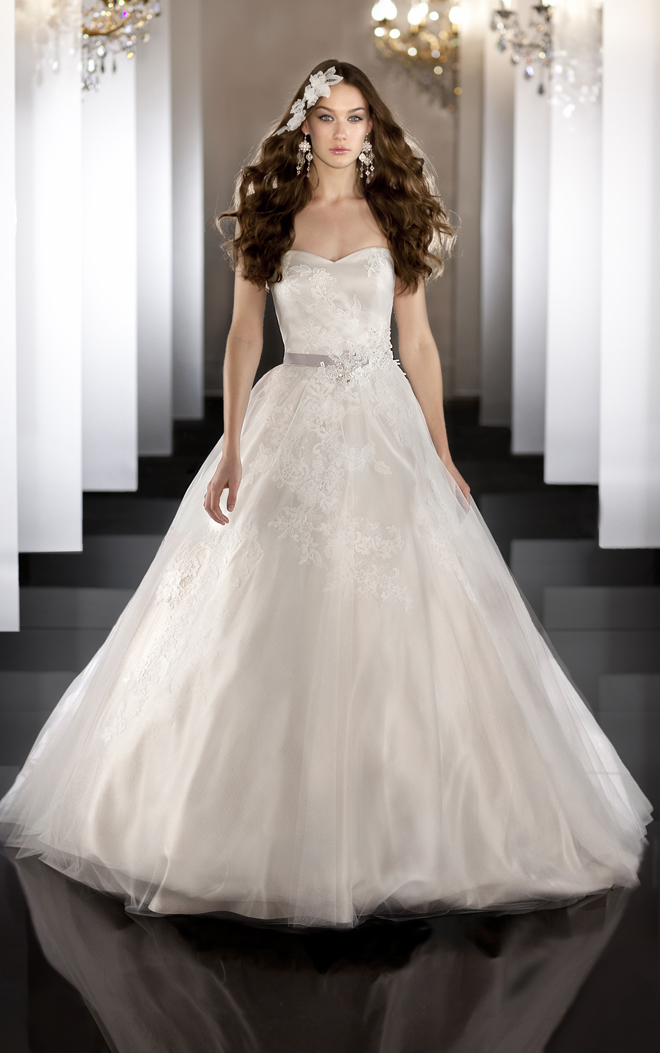 اروع فساتين الزفاف Wedding-dresses-martina-liana-2013-style-457_main_zoom