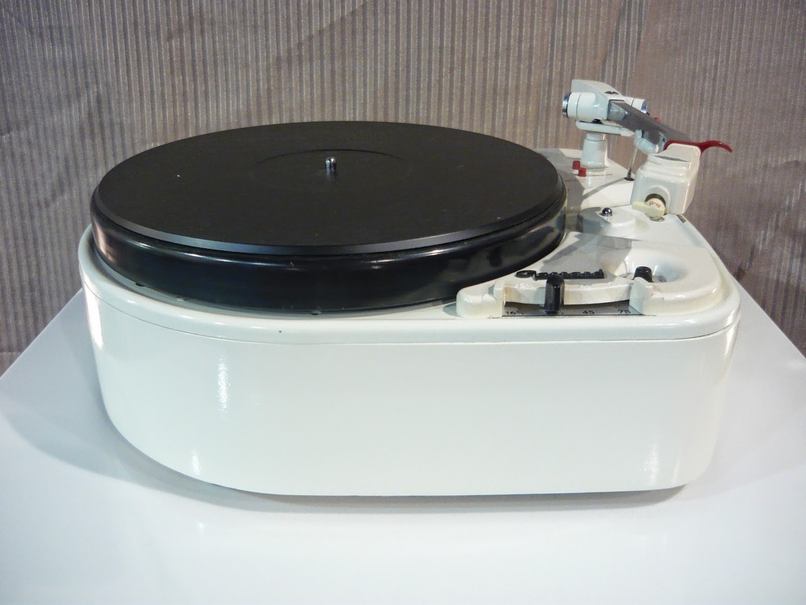 GARRARD Idler Wheel Turntable (Sold) P1090444