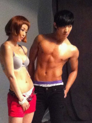 [FOTOS] Joon en el photoshoot de Kiss Republic 1778BE404E38F521224679