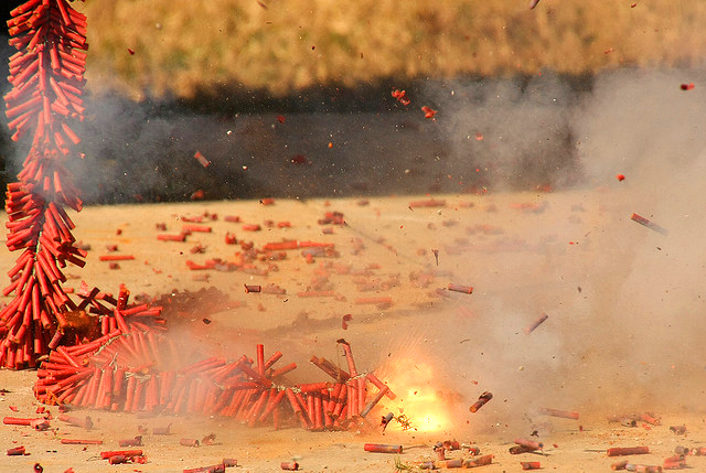 அன்பும் காதலும்-அதிரசமும் முறுக்கும் Red-fire-crackers