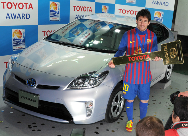 سيارات ليونيل ميسي ( مجموعة رائعة  Lionel-Messi-Toyota-Prius