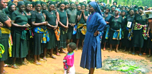 Soeur Martina Oforka, religieuse nigérienne stigmatisée Ritual