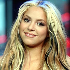 مين تشبهي من المشاهير Shakira