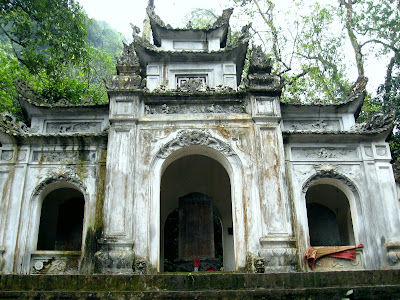 La Pagoda del Perfume Santuario-Den-Trinh-Pagoda-del-Perfume