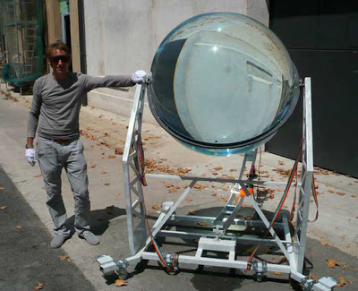 GIANT MARBLE MAKES ENERGY FROM SUN AND MOON  Glass-marble-solar-device