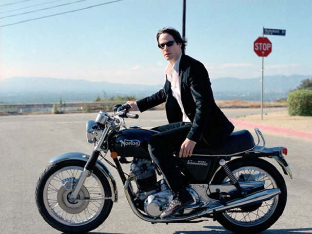 Las motos de los famosos Keanu-Reeves%2B%25281%2529