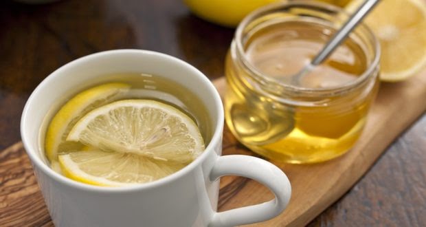 ماسك عصير الليمون و والعسل للبشره الدهنيه  Lemon-with-honey-and-water