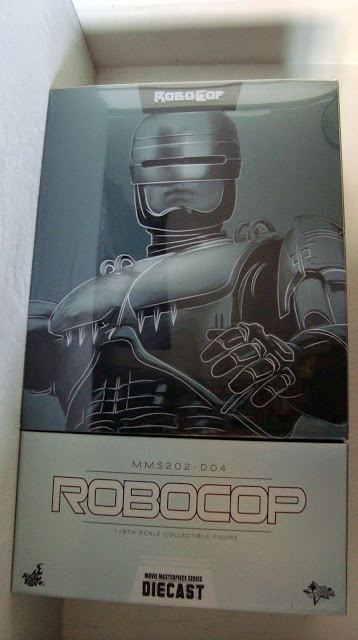 HOT TOYS - Robocop - Robocop DieCast DSC05644