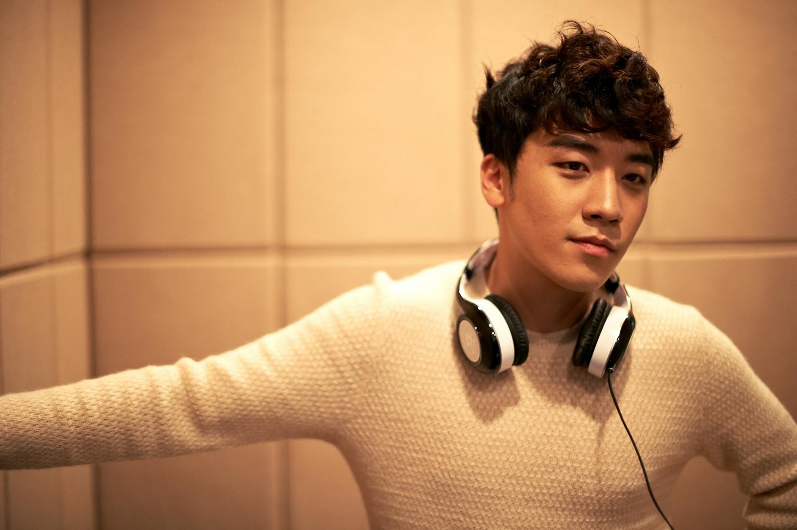 [Pics HQ] Big Bang para "Soul by Ludacris" Headphones  Bigbang-soul-by-ludacris-headphones-bigbangupdates.com-2