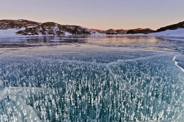 8 صور رائعة للبحيرات والمحيطات المتجمدة Breathtaking-Frozen-Lakes-and-Oceans-6-640x423