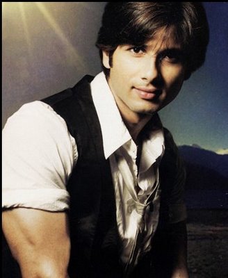 INDIAN ACTORS : WALLPAPERS AND PICS Shahid-kapoor-in-jab-we-met-2163f