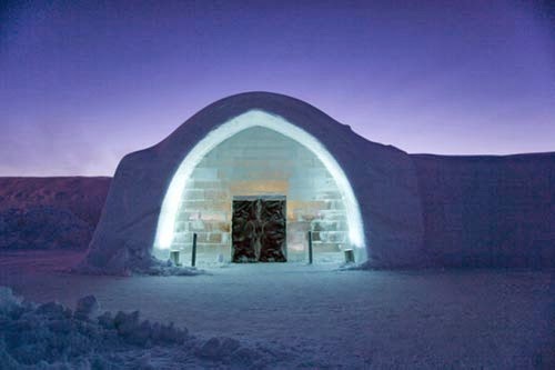 غرفة الفندق الأغلى في العالم والتي "تذوب أيضاً" Entrace_icehotel1