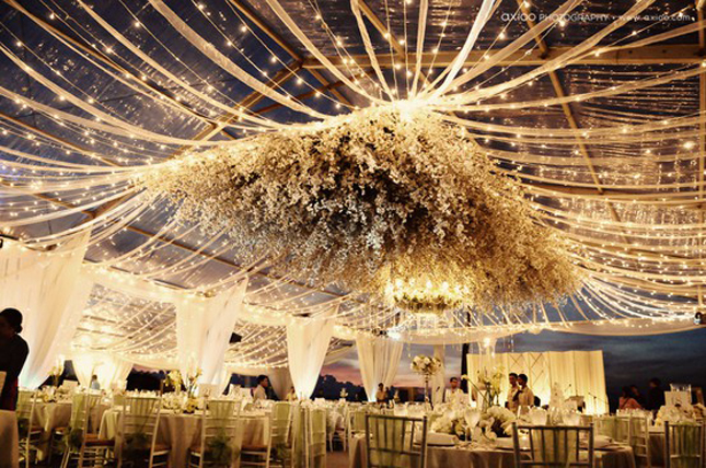 Namiot weselny Suspended-wedding-flowers-tent-30