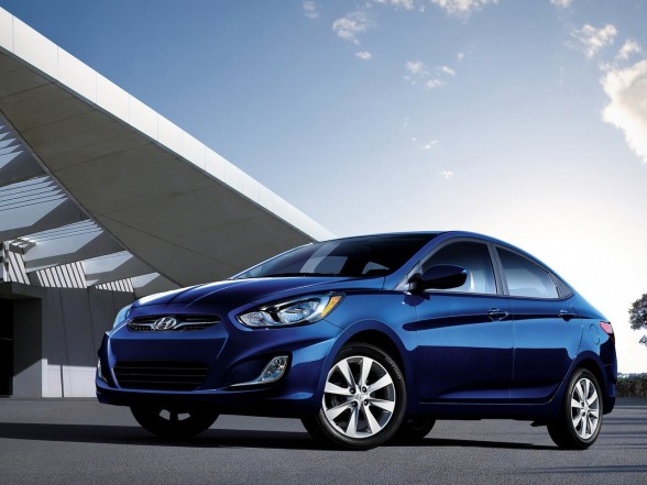 2012 Hyundai Accent 2012-Hyundai-Accent-Sedan-Front-Angle-autocargo-transport